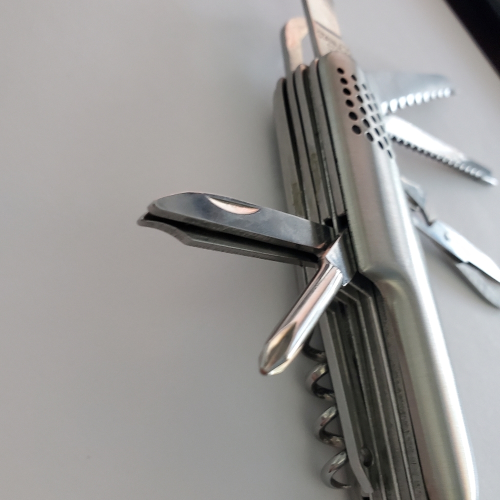 Pocket Utility Tool 12+ function - Picture 9 of 13